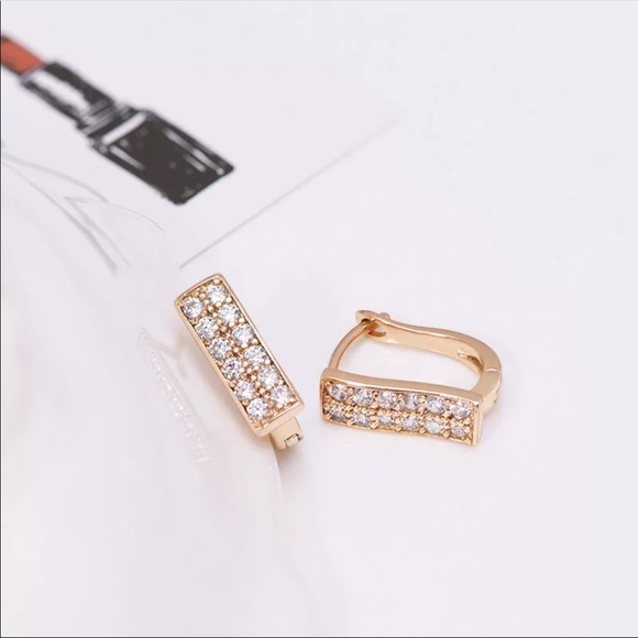 New 18K Gold Plated Diamonds Hoop Earrings - Picture 3 of 6